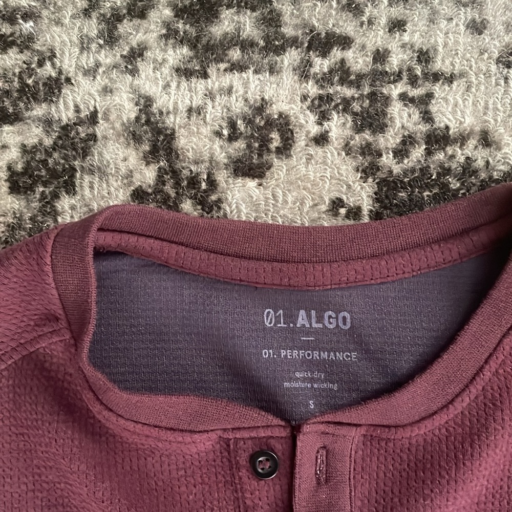 Men’s Pullover - Picture 2 of 2
